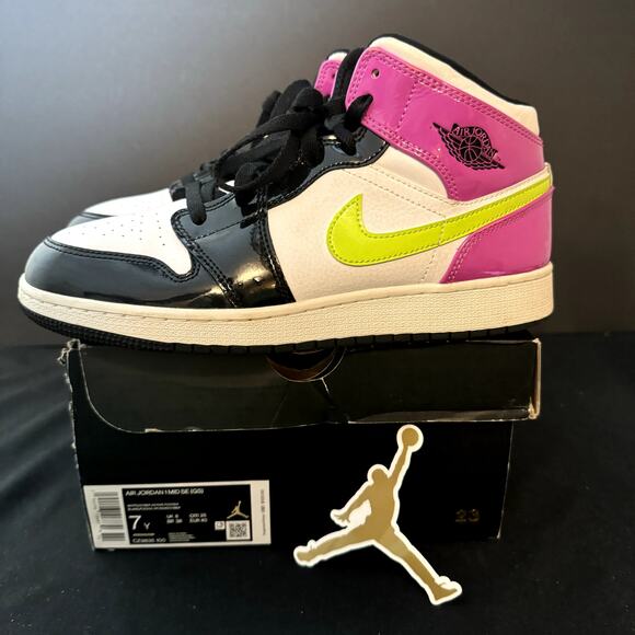 Size 7 - Nike Air Jordan 1 Mid SE GS Cyber Active Fuchsia Men's Shoes - Picture 9 of 10